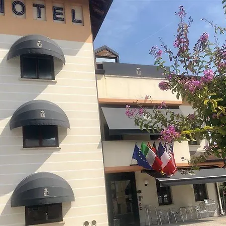 Small Royal Rc12 מלון פאדובה