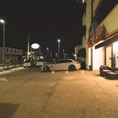 Small Royal Rc12 Hotel 3*
