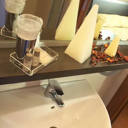 Small Royal Rc12 מלון 3*