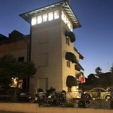 Small Royal Rc12 מלון פאדובה