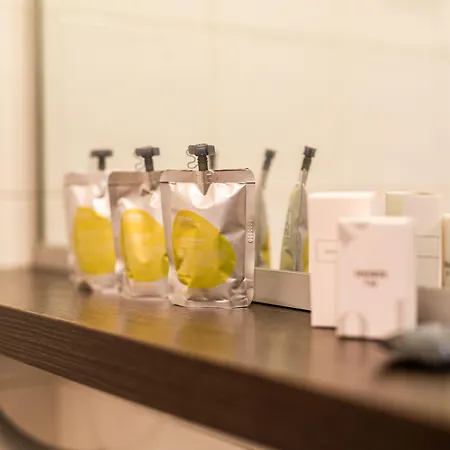 호텔 Small Royal Rc12 3*