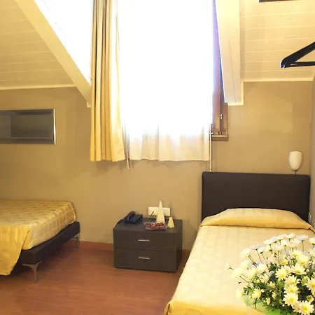 Hotel Small Royal Rc12