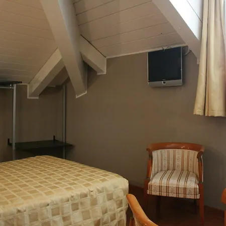Hotel Small Royal Rc12