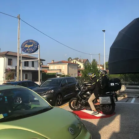 Small Royal Rc12 פאדובה