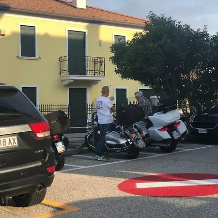 호텔 Small Royal Rc12 3*