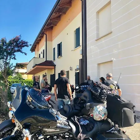 Small Royal Rc12 3* פאדובה