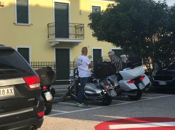 Szálloda Small Royal Rc12 3*