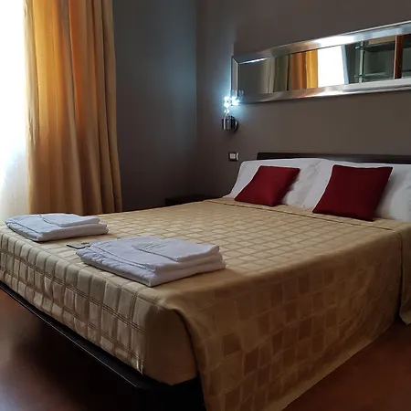 Hotel Small Royal 3*