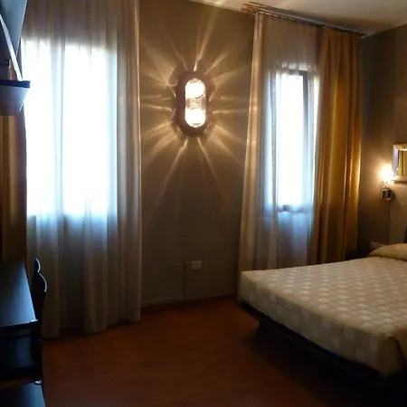 Hotel Small Royal Rc12