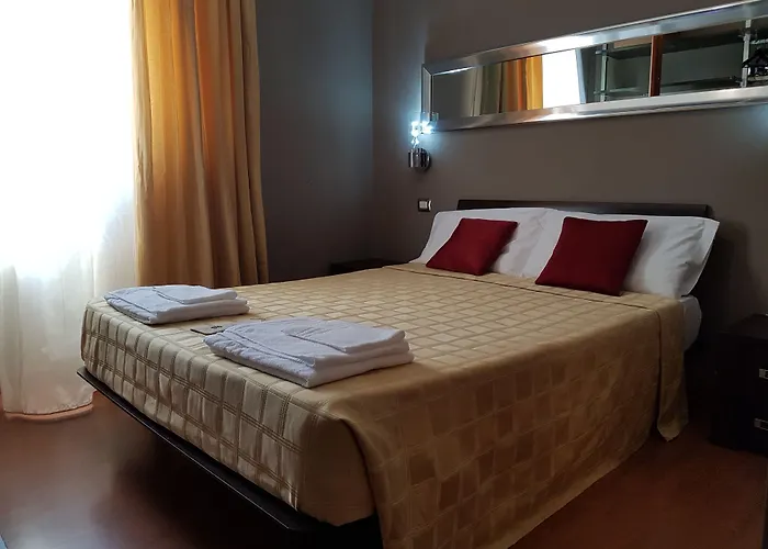 Hotel Small Royal Rc12 3*